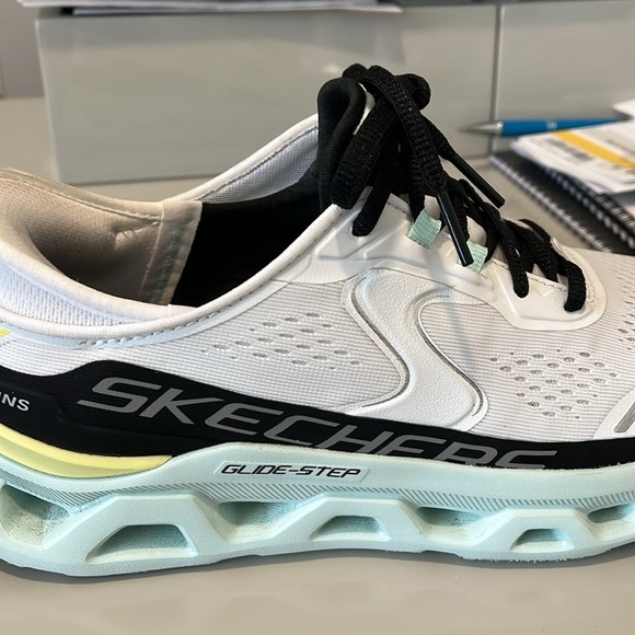 Skechers worn once size 8.5 - Picture 7 of 12